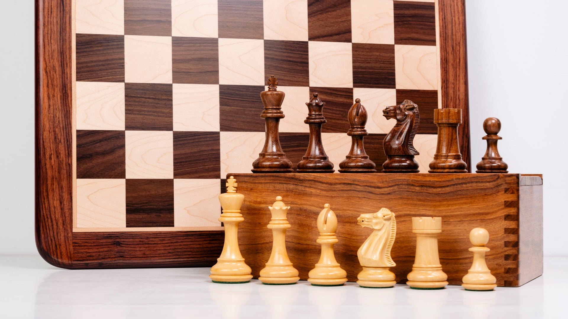 TAJ CHESS STORE - Set di scacchi russi Zagabria solo- King 9,7 cm set di scacchi TAJ CHESS STORE - Set di scacchi russi Zagabria solo- King 9,7 cm set di scacchi