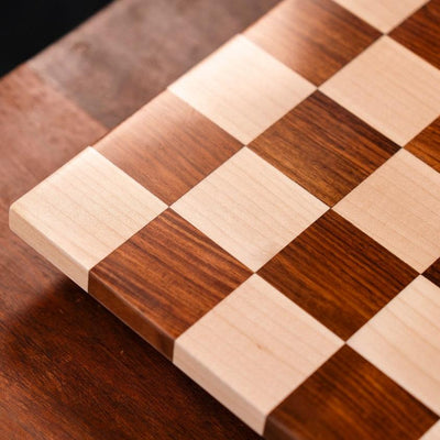 Luxury Borderless Wooden Chess Board with Staunton Chess Pieces